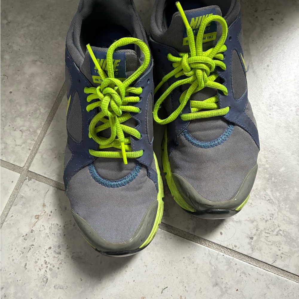 Nike Gray Neon Green Running Sneakers Size 6 Athletic Workout